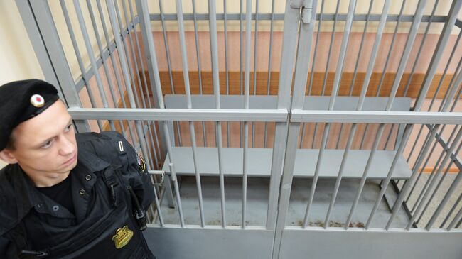 Клетка для обвиняемых в зале Судогодского районного суда Владимирской области. Архивное фото