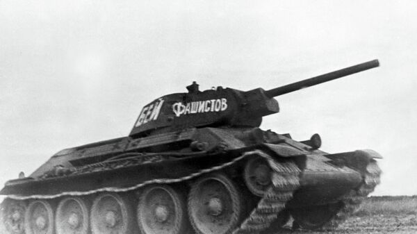 Советский средний танк Т-34, участвовавший в боях Великой Отечественной войны. Архивное фото