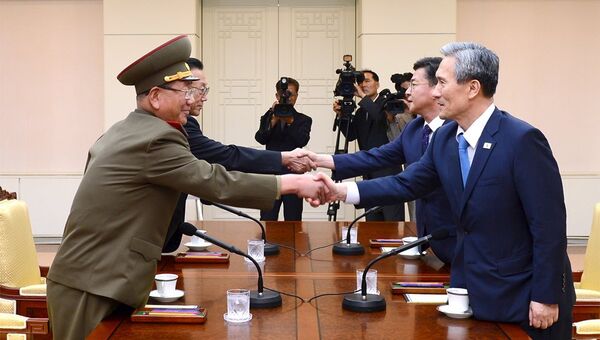Переговоры представителей властей КНДР и Южной Кореи о снижении уровня военной конфронтации