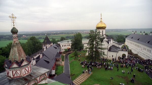 Во дворе Саввино-Сторожевского монастыря. Архивное фото