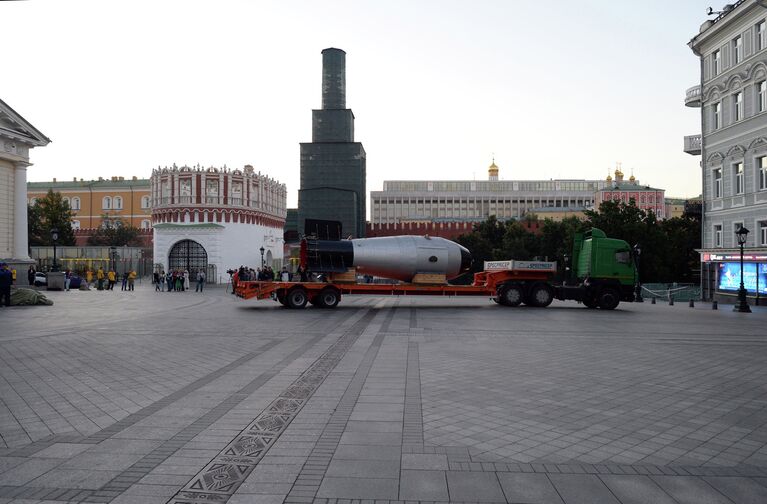 Копия термоядерной Царь-бомбы доставлена в Москву