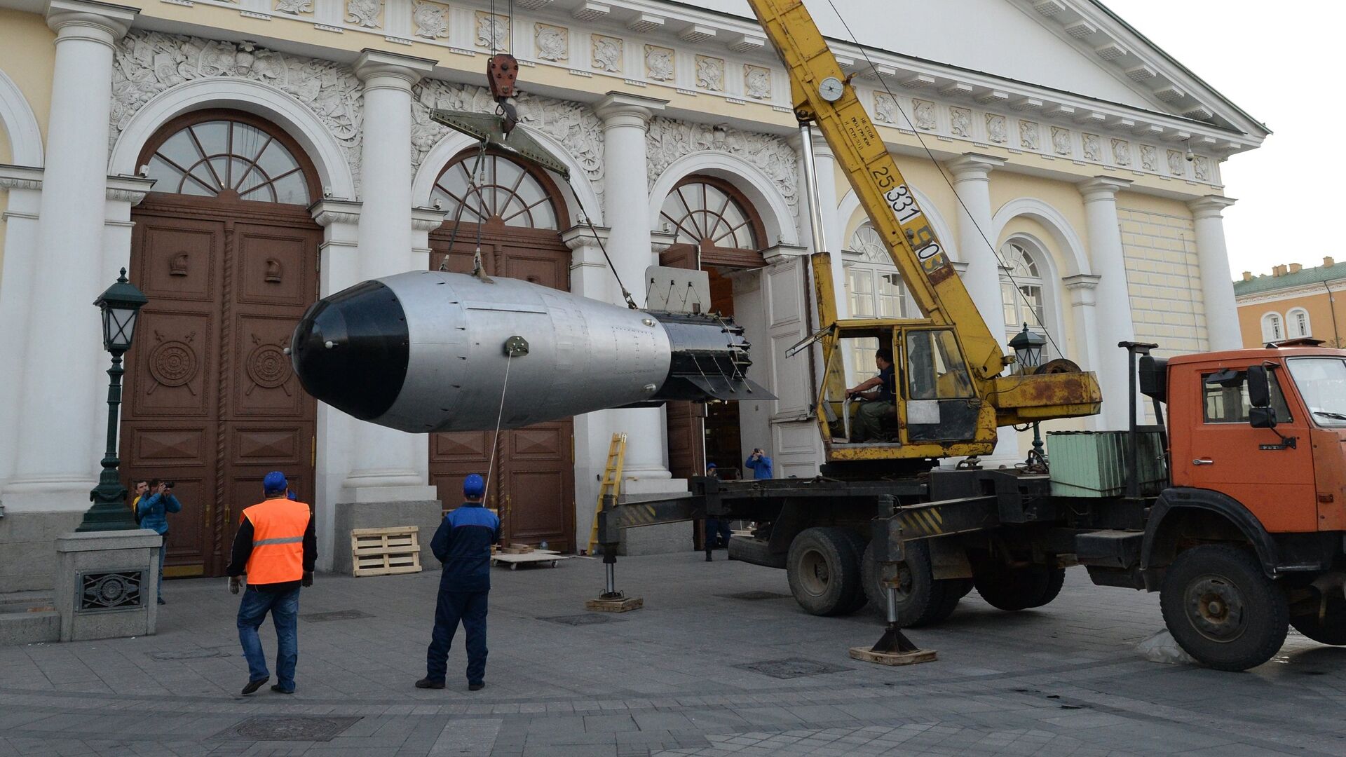 Копия термоядерной Царь-бомбы доставлена в Москву - РИА Новости, 1920, 30.10.2021