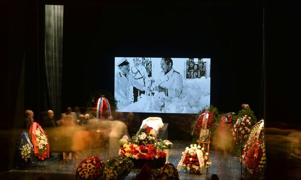 Церемония прощания с актером и режиссером Львом Дуровым в Театре на Малой Бронной