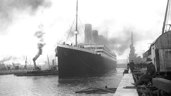 Титаник в доке порта Саутгемптон перед отправлением