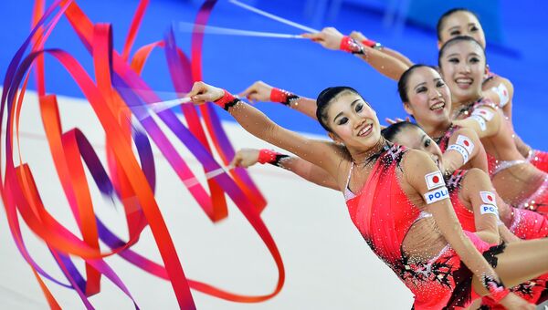 Спортсменки сборной Японии на этапе Кубка мира по художественной гимнастике в Казани