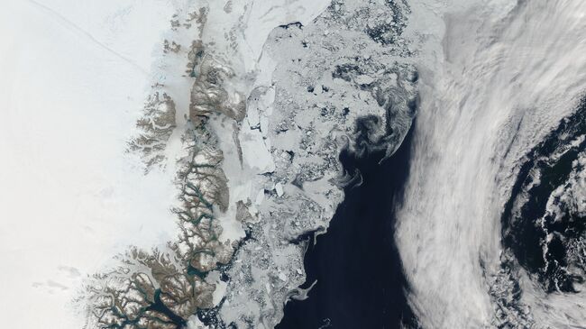 Таяние льда у Гренландии