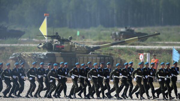 Военнослужащие воздушно-десантных войск во время соревнований Танковый биатлон. Архивное фото