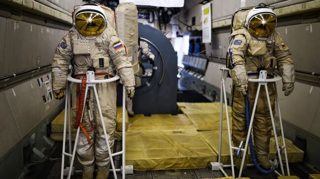 Тренажеры для подготовки космонавтов. Архивное фото