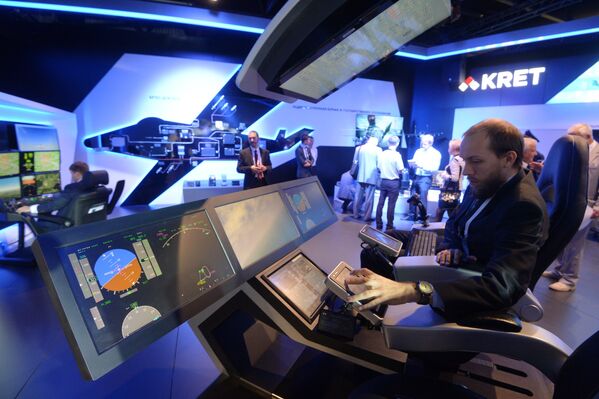Стенд концерна Радиоэлектронные технологии (КРЭТ) во время открытия Международного авиационно-космического салона МАКС-2015