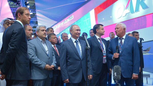 Президент РФ В.Путин посетил Международный авиационно-космический салон МАКС-2015