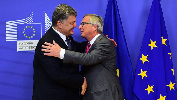 Президент Украины Петр Порошенко и председатель Европейской комиссии Жан-Клод Юнкер. Архивное фото