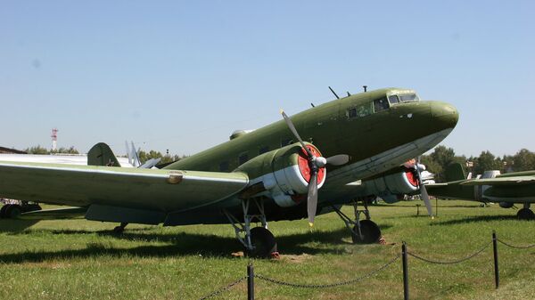 Советский бомбардировщик Ли-2. Архивное фото
