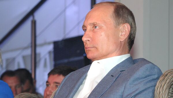 Президент РФ В.Путин. Архивное фото