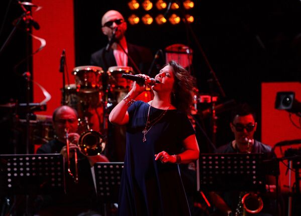 Певица Ольга Олейникова выступает на Международном джазовом фестивале Koktebel Jazz Party