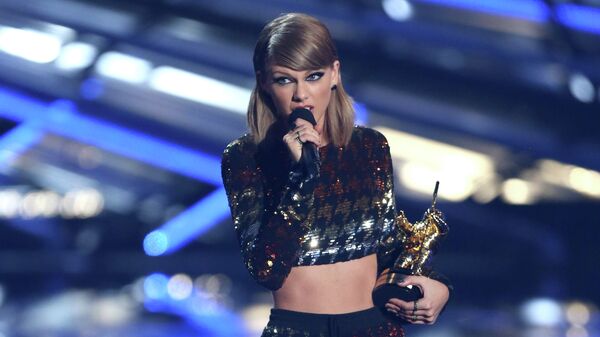 Певица Тейлор Свифт на церемонии вручения премии MTV Video Music Awards