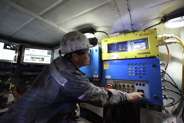 В августе на шахте Полысаевская компании СУЭК-Кузбасс введена в эксплуатацию уникальная лава, позволяющая вести безлюдную выемку угля в забое