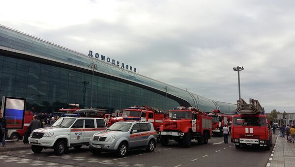 Пожарные машины у аэропорта Домодедово