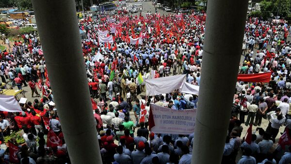 24-часовая забастовка индийских профсоюзов в Бангалоре. 2 сентября 2015