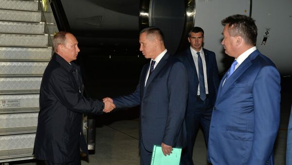 Президент РФ Владимир Путин прибыл во Владивосток для участия в ВЭФ-2015
