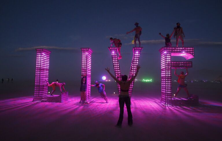 Арт-фестиваль Burning Man в пустыне Блэк-Рок, штат Невада