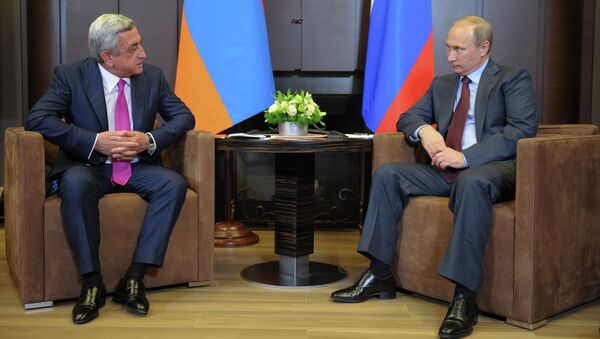 Президент РФ Владимир Путин и президент Армении Серж Саргсян. Архив