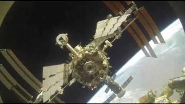 Космонавт опубликовал кадры перестыковки “Союза” к МКС