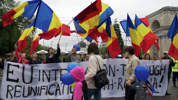 Участники антиправительственных акций протеста в Кишиневе. Архивное фото