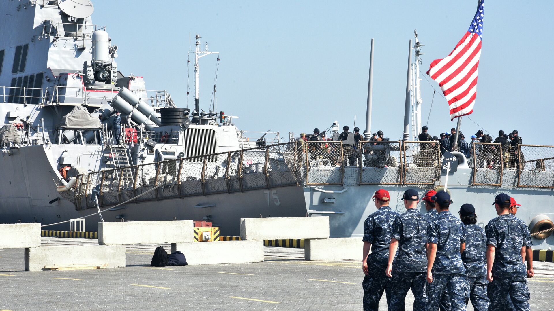 Украинско-американские военные учения Sea Breeze-2015 в Черном море - РИА Новости, 1920, 28.01.2021