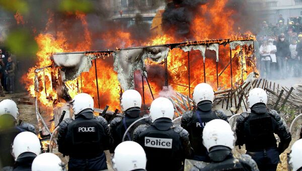 Столкновения между демонстрантами и полицией во время акции протеста фермеров в Брюсселе, Бельгия