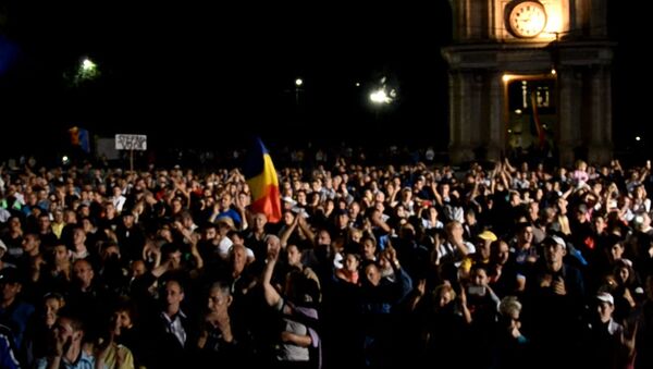 Лозунги и песни за отставку правительства, или Как прошла ночь в Кишиневе