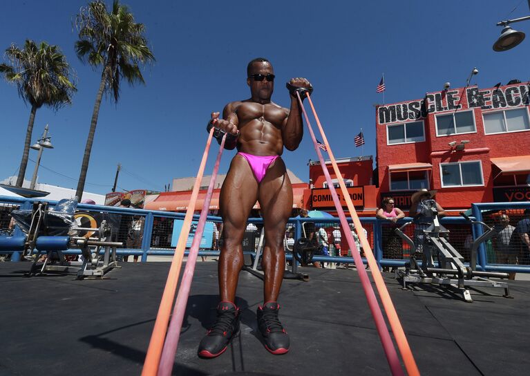 Чемпионат по бодибилдингу Muscle Beach в Калифорнии