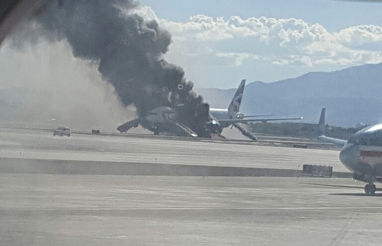 Самолет авиакомпании British Airways, загоревшийся в аэропорту Лас-Вегаса