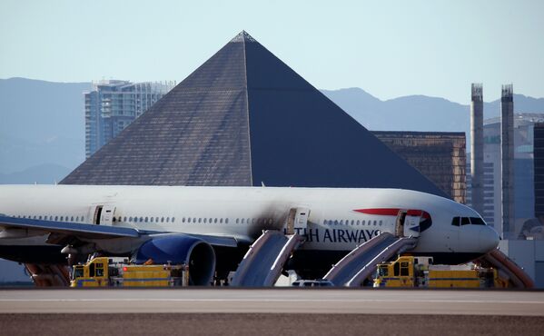 Самолет авиакомпании British Airways, загоревшийся в аэропорту Лас-Вегаса