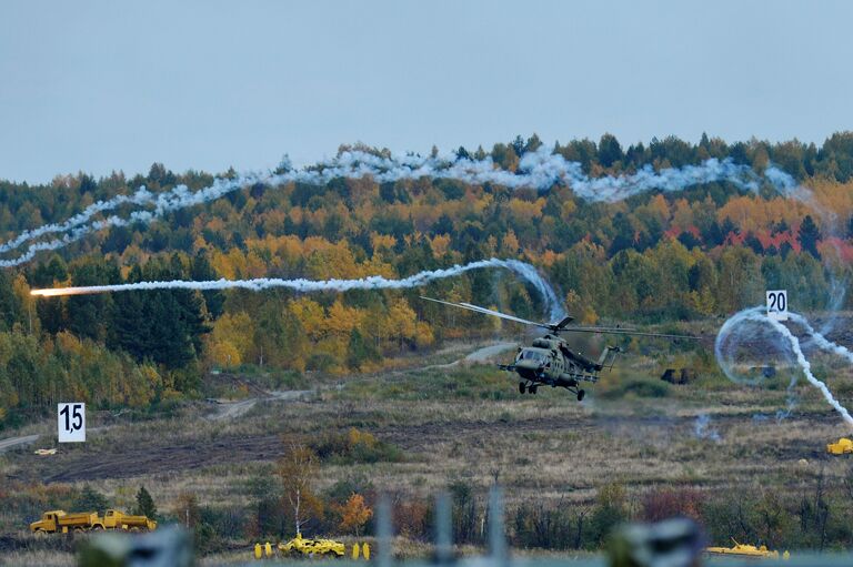 Вертолет Ми-8МТШ на выставке Russia arms expo