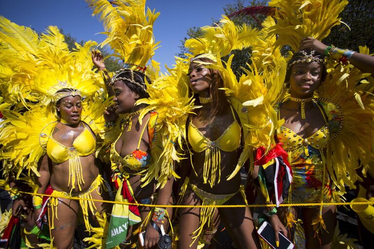 Участницы West Indian Day Parade в Бруклине, Нью-Йорк