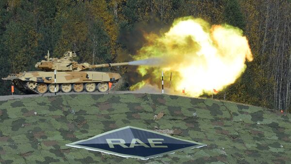 Танк Т-90А во время демонстрационных стрельб на 10-й международной выставке Russia Аrms Еxpo. Архивное фото