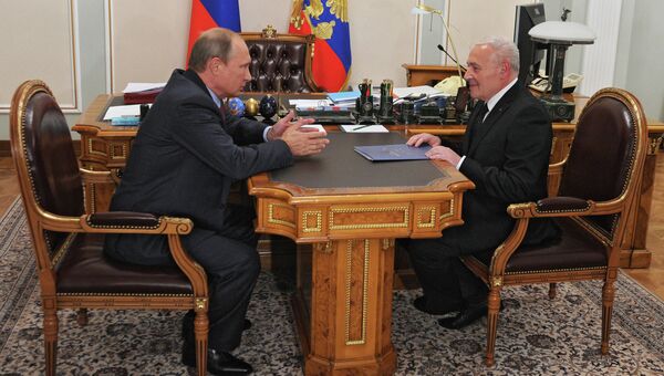 Рабочая встреча президента РФ В.Путина с губернатором Магаданской области В.Печеным