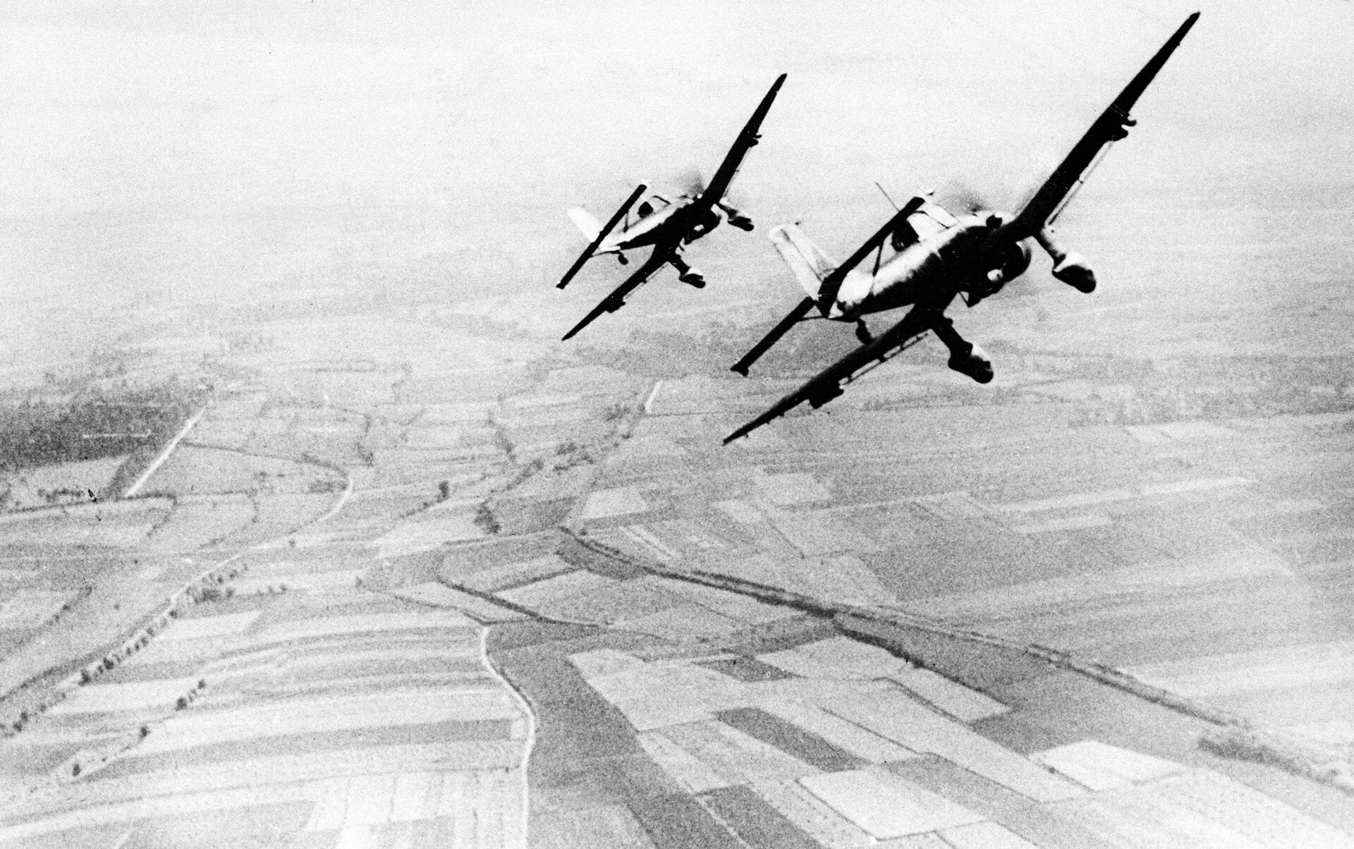 Немецкие пикирующие бомбардировщики Юнкерс Ju 87 - РИА Новости, 1920, 21.06.2021