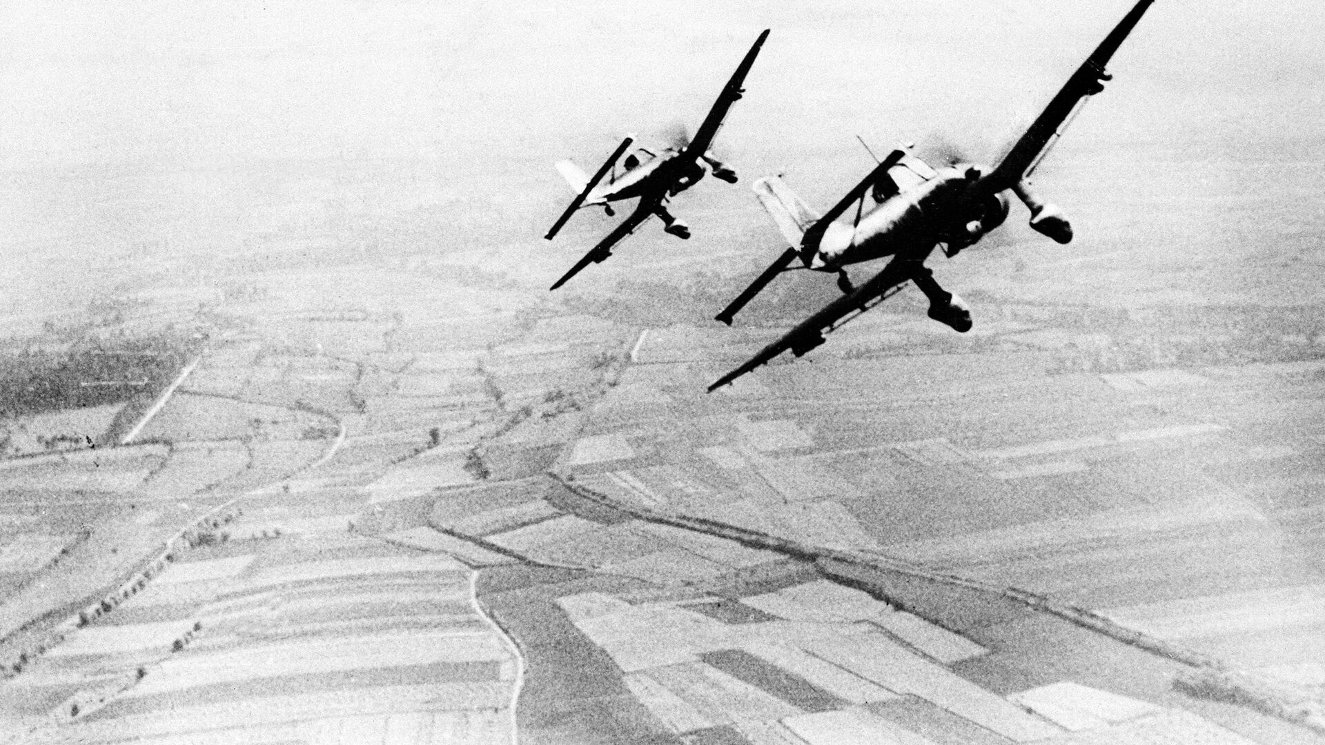 Немецкие пикирующие бомбардировщики Юнкерс Ju 87 - РИА Новости, 1920, 14.06.2021