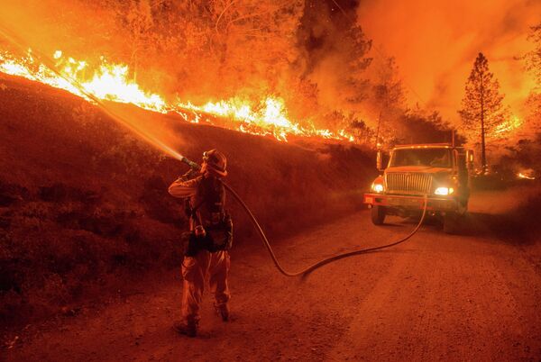 Лесной пожар в окрестностях Сан-Андреас, Калифорния, США