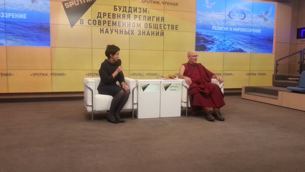 Буддийский монах Барри Керзин читает лекцию в МИА Россия сегодня