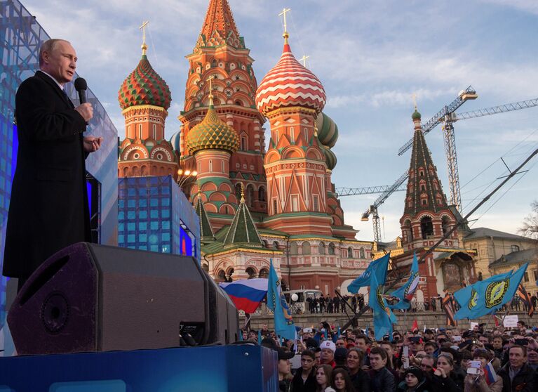 Президент России В.Путин посетил праздничный митинг-концерт Мы вместе!