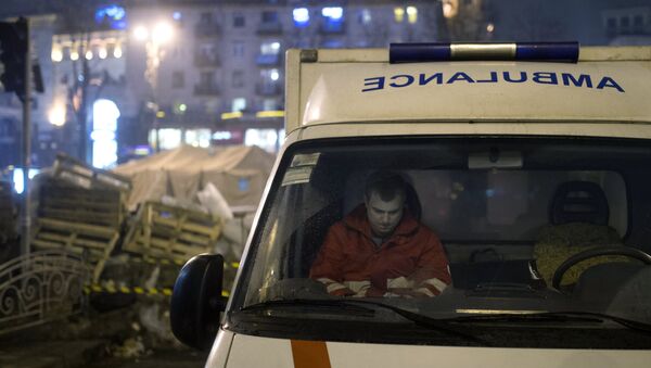 Машина скорой помощи на площади Независимости в Киеве