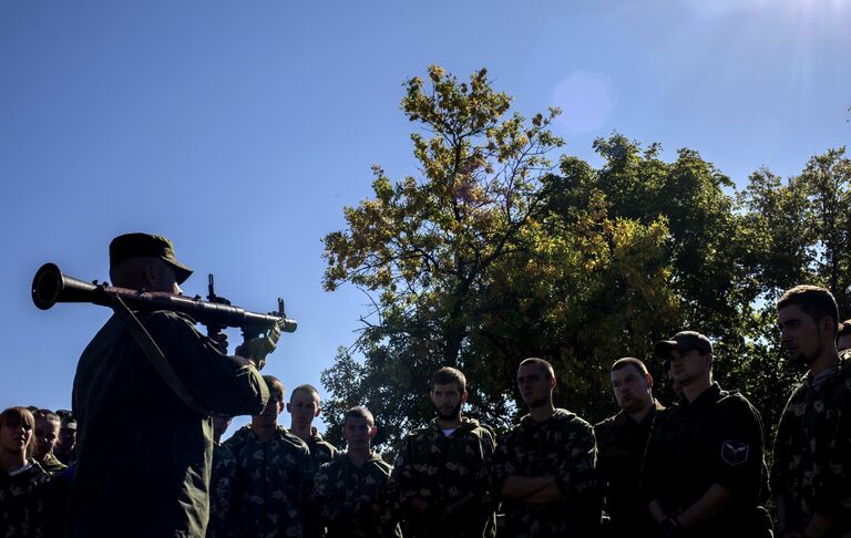 Военно-патриотический клуб для молодежи Доброволец в Луганске