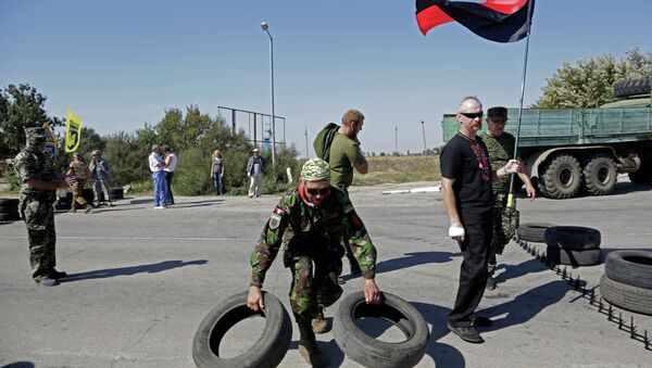 Активисты заблокировали автотрассу у поселка Чонгар на границе Украины и Крыма. Архивное фото