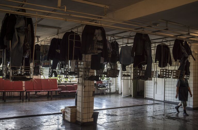 Работа шахты Заря в Донецкой области