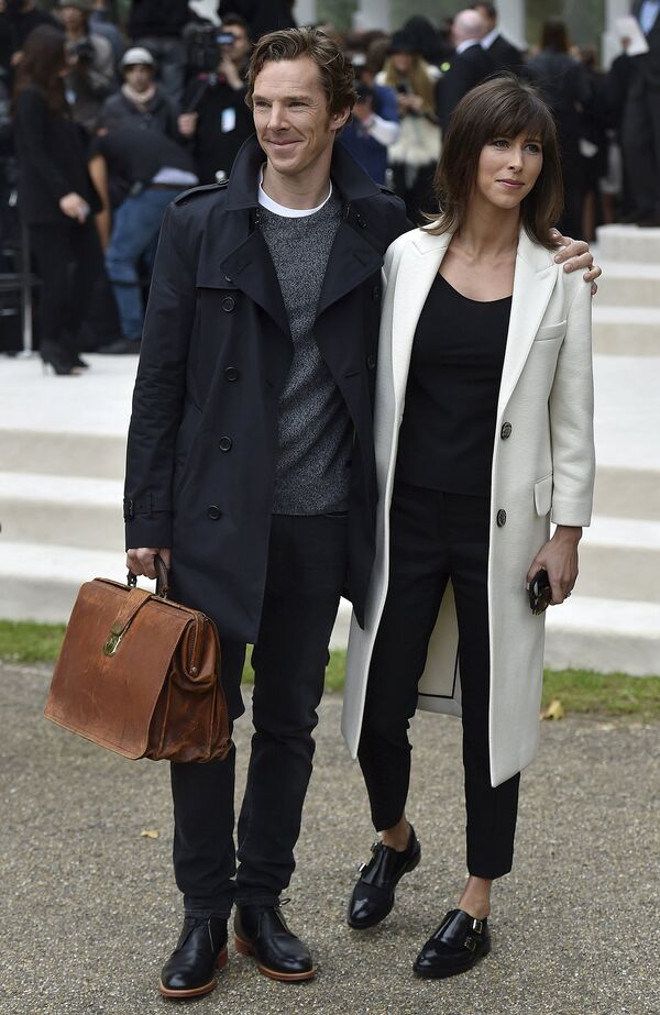 Британский актер Бенедикт Камбербэтч с супругой Софи Хантер на Неделе моды в Лондоне