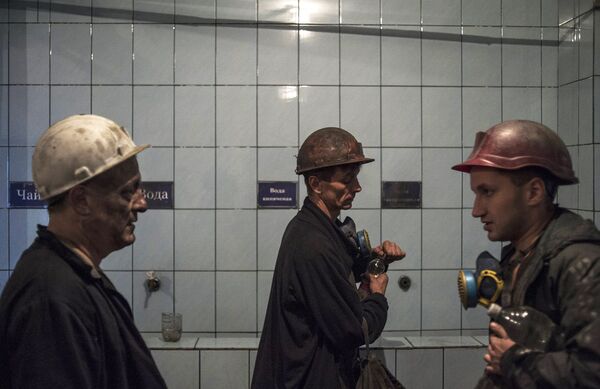 Работа шахты Заря в Донецкой области