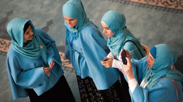 Девушки в хиджабах. Архивное фото