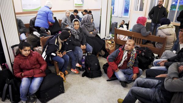 Беженцы на железнодорожной станции Кеми, Финляндия. Архивное фото
